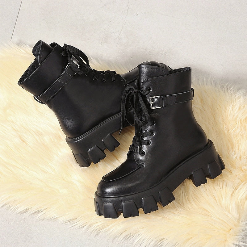 New product Pocket Motorcycle Boots Women Platform Shoes Lace Up Thick-soled Black Military Shoes Woman Half Botas Mujer