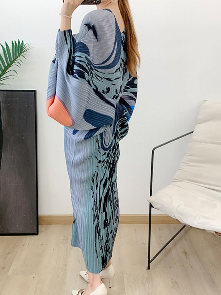 Spring Fashion Pleated V-neck Batwing Sleeve Dress Women Loose Waist Color Block Printing Temperament Clothing